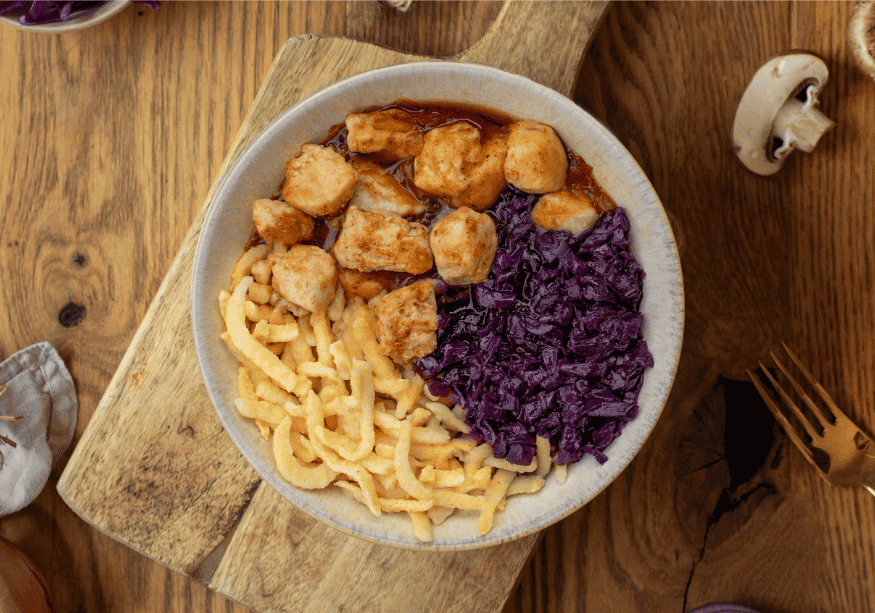 Chicken with red cabbage & spaetzle