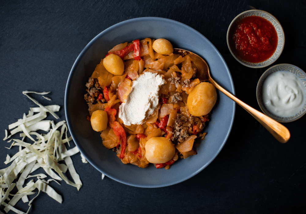 Bœuf aux pommes de terre et au chou blanc
