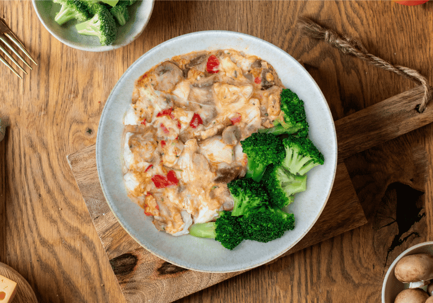 Chicken au gratin with cheese