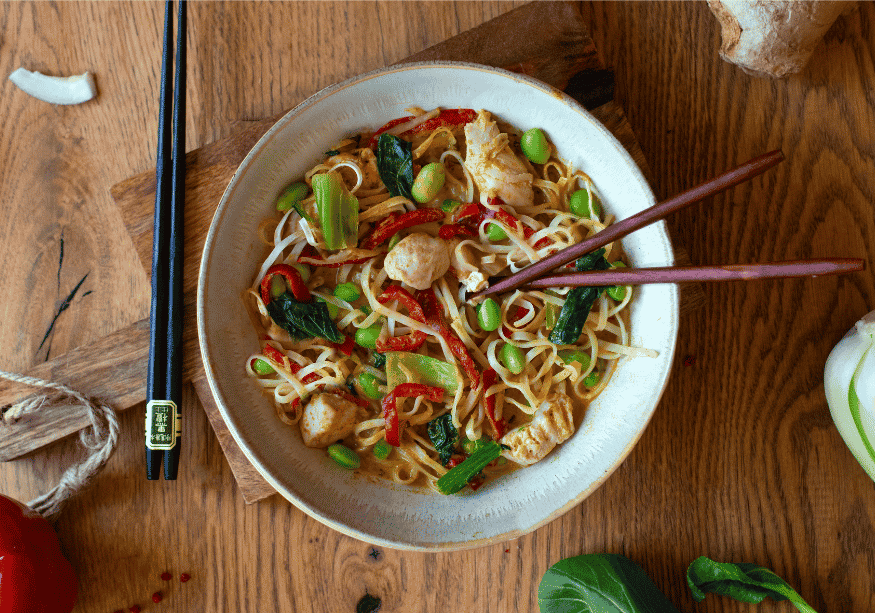 Rice noodles in coconut sauce
