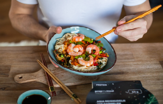 Prepmymeal Gericht mit frischem Gemüse und Garnelen 
